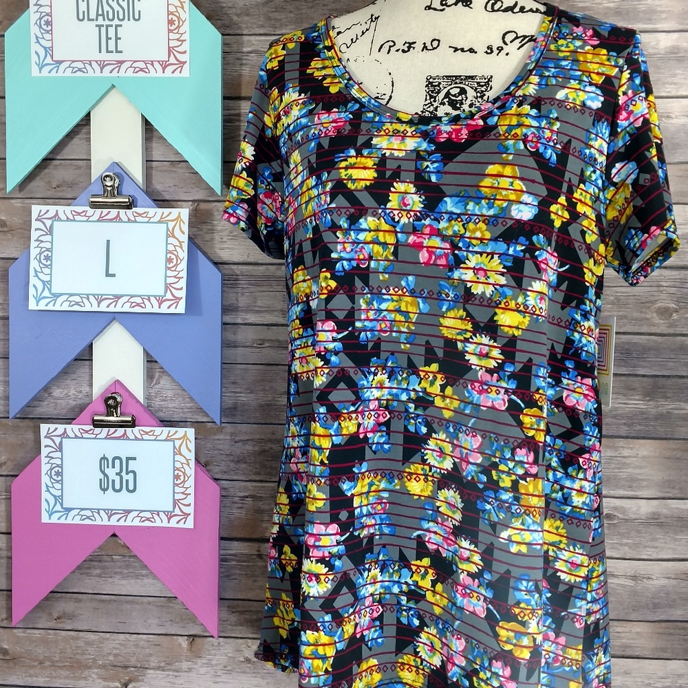 LuLaRoe NWT Large Classic Tee